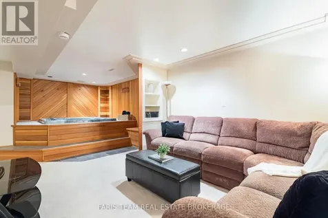 162 Settlers Way Blue Mountains ON L9Y 0M4