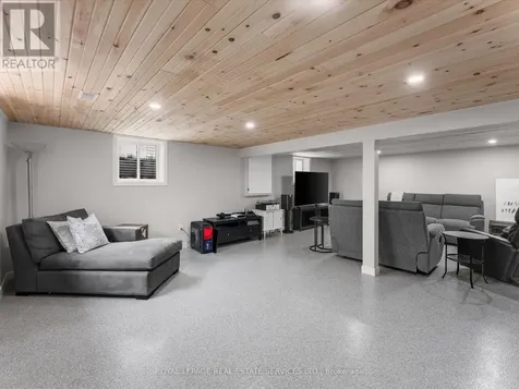24 William Avenue Kingsville ON N9Y 3T2
