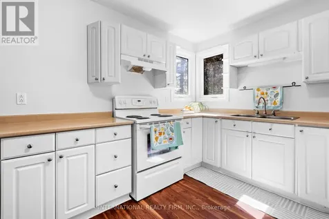 116 Mcclintock Way Ottawa ON K2L 2A4