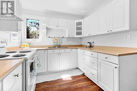 116 Mcclintock Way Ottawa ON K2L 2A4