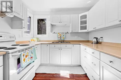 116 Mcclintock Way Ottawa ON K2L 2A4