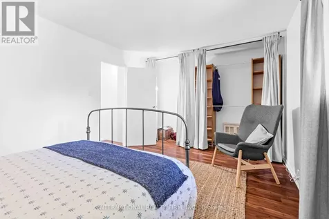 116 Mcclintock Way Ottawa ON K2L 2A4