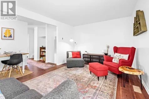 116 Mcclintock Way Ottawa ON K2L 2A4