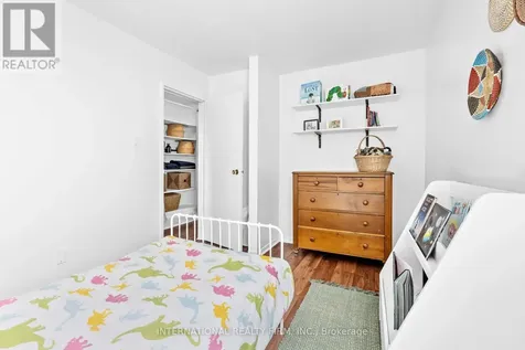 116 Mcclintock Way Ottawa ON K2L 2A4