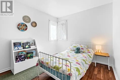 116 Mcclintock Way Ottawa ON K2L 2A4