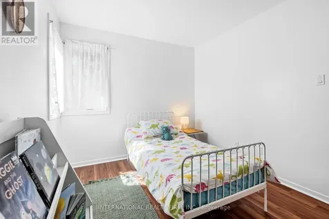 116 Mcclintock Way Ottawa ON K2L 2A4