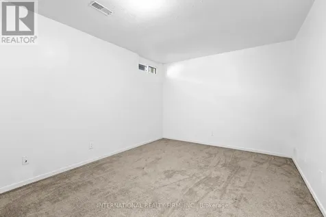 116 Mcclintock Way Ottawa ON K2L 2A4