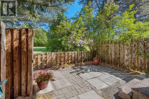 116 Mcclintock Way Ottawa ON K2L 2A4