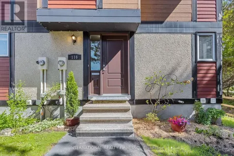 116 Mcclintock Way Ottawa ON K2L 2A4