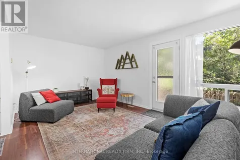 116 Mcclintock Way Ottawa ON K2L 2A4