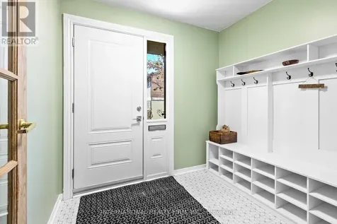 116 Mcclintock Way Ottawa ON K2L 2A4