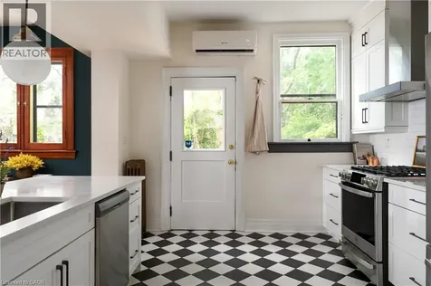 44 St Clair Avenue Hamilton ON L8M 2N3