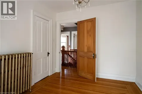 44 St Clair Avenue Hamilton ON L8M 2N3