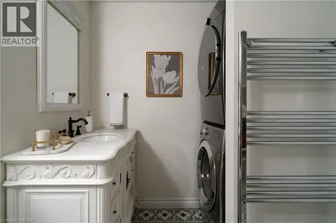 44 St Clair Avenue Hamilton ON L8M 2N3