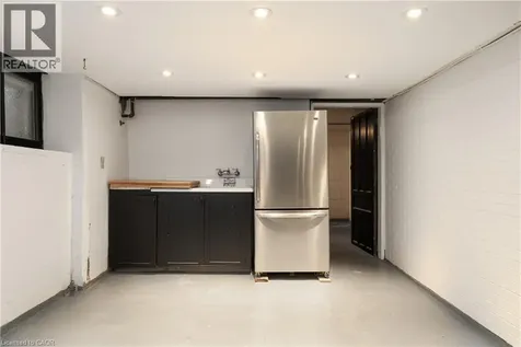 44 St Clair Avenue Hamilton ON L8M 2N3