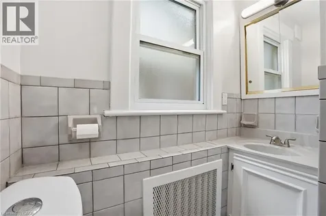 167 Balmoral Avenue South Hamilton ON L8M 3K2