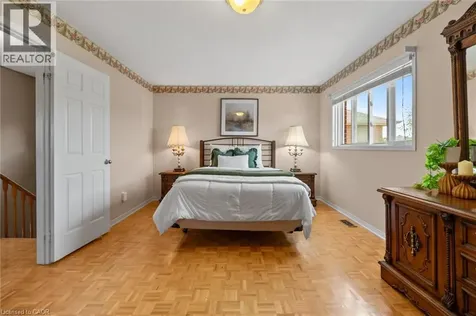 1263 Bantham Street Mississauga ON L5V 1Y8