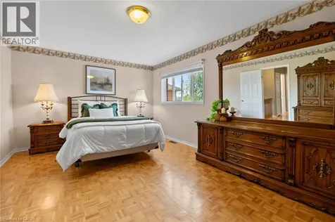 1263 Bantham Street Mississauga ON L5V 1Y8