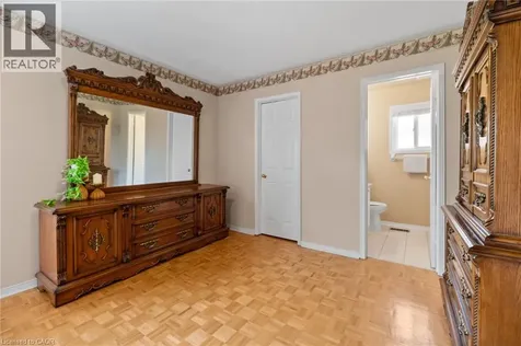 1263 Bantham Street Mississauga ON L5V 1Y8