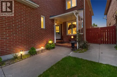 1263 Bantham Street Mississauga ON L5V 1Y8