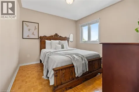 1263 Bantham Street Mississauga ON L5V 1Y8