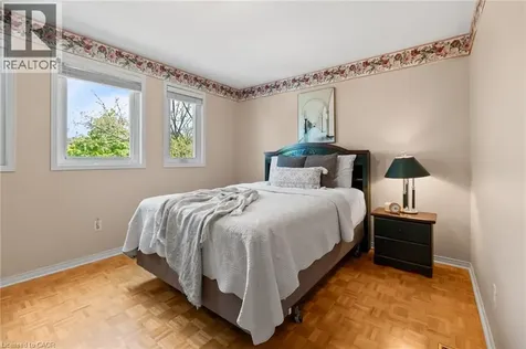 1263 Bantham Street Mississauga ON L5V 1Y8