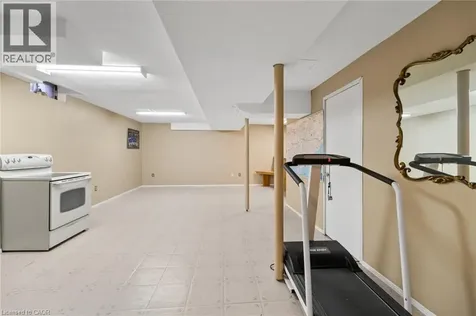 1263 Bantham Street Mississauga ON L5V 1Y8