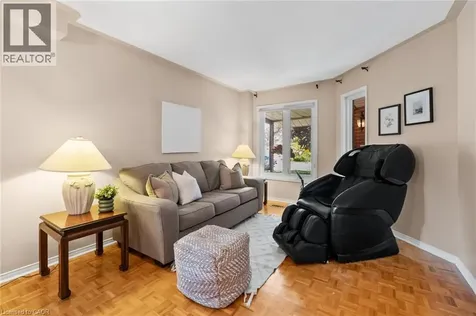 1263 Bantham Street Mississauga ON L5V 1Y8