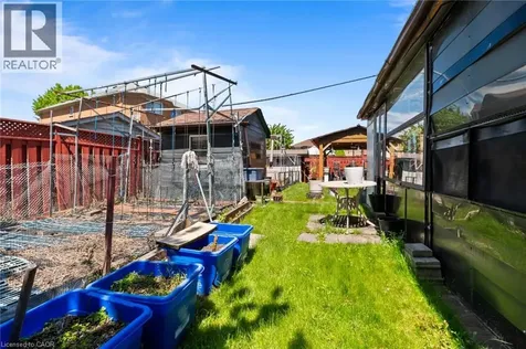 1263 Bantham Street Mississauga ON L5V 1Y8