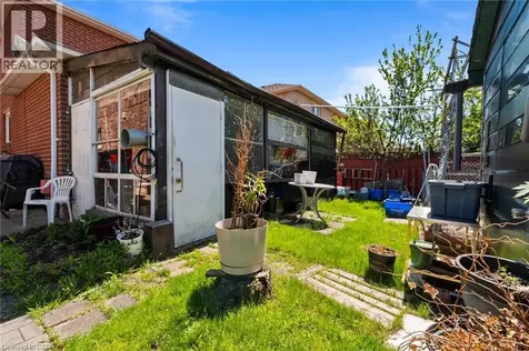 1263 Bantham Street Mississauga ON L5V 1Y8