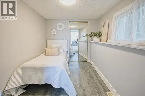 68 Riverside Drive Welland ON L3C 5E2