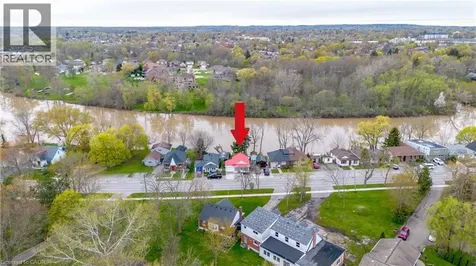 68 Riverside Drive Welland ON L3C 5E2