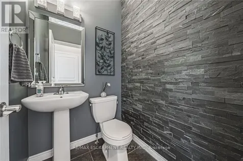 154 Keystone Crescent Hamilton ON L0R 1P0