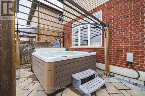 154 Keystone Crescent Hamilton ON L0R 1P0
