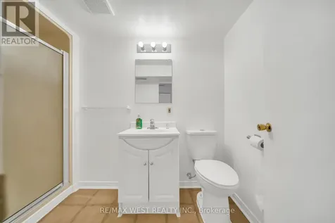 62 Greendale Crescent Kitchener ON N2A 2R6
