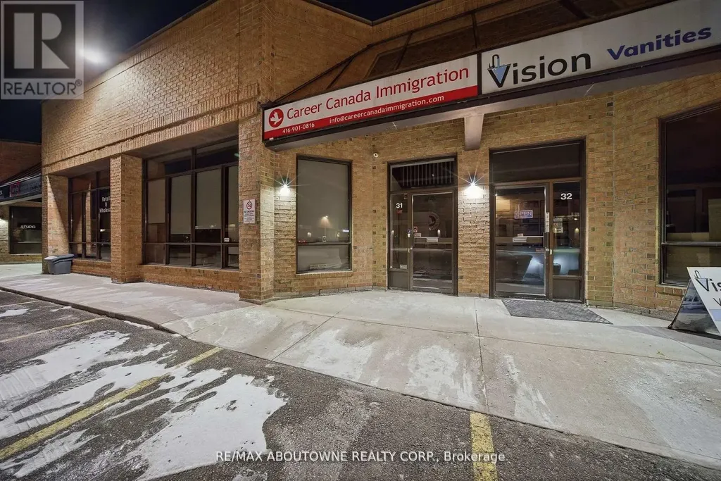 775 Pacific Road Oakville (qe Queen Elizabeth) ON L6L 6M4