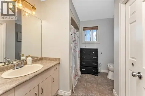 11460 Timber Bay Crescent Windsor ON N8R 2K9