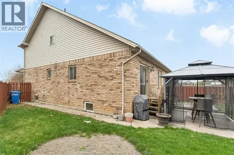 11460 Timber Bay Crescent Windsor ON N8R 2K9
