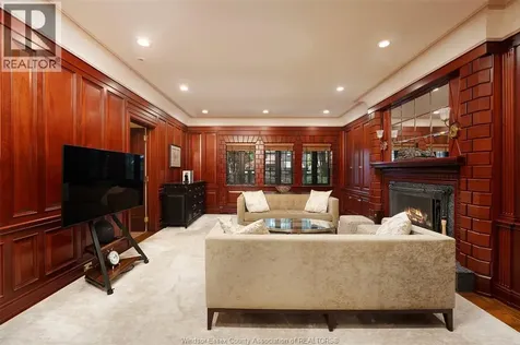 2032 Willistead Crescent Windsor ON N8Y 1K5