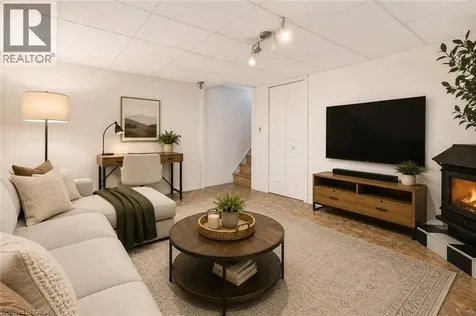 144 Bellingham Drive Hamilton ON L8V 4M8