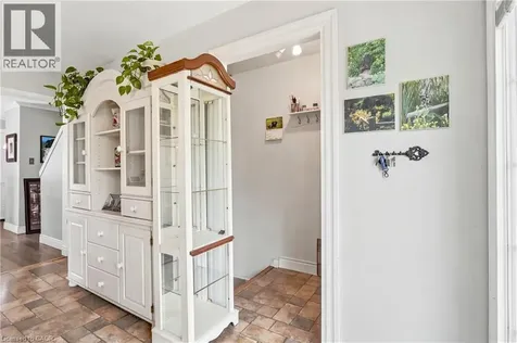 144 Bellingham Drive Hamilton ON L8V 4M8