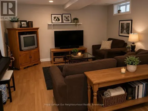 21 Snowdrop Crescent Kitchener ON N2E 4C1