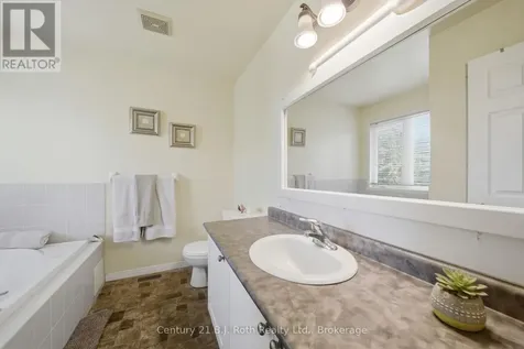 478 Regent Street Orillia ON L3V 4E3