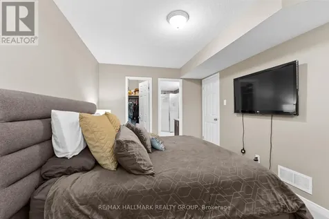 358 Galston Private Ottawa ON K1W 0G3