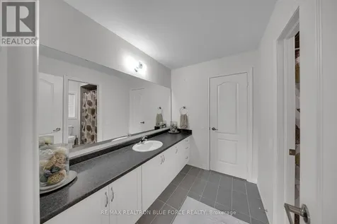 38 Pinedale Avenue Caledon ON L7C 3Z6