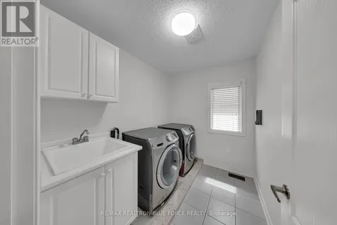 38 Pinedale Avenue Caledon ON L7C 3Z6