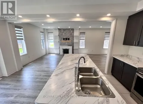 48 Copperhill Heights Barrie ON L9J 0K6