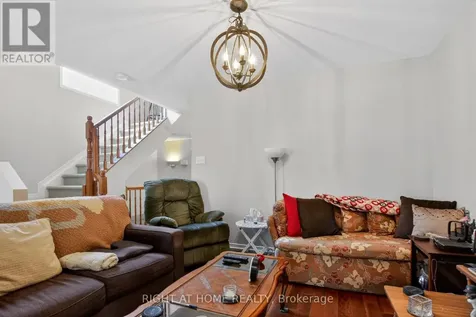 207 Catamount Court Ottawa ON K2M 0A8