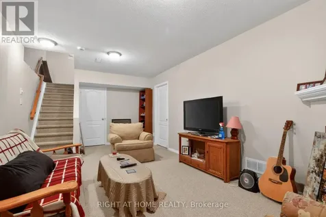 207 Catamount Court Ottawa ON K2M 0A8