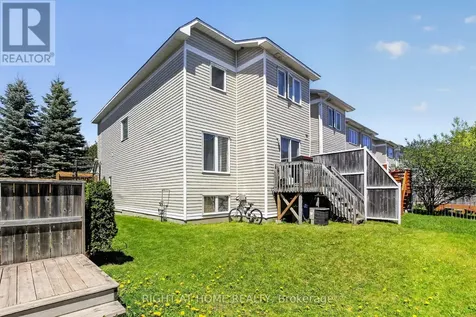 207 Catamount Court Ottawa ON K2M 0A8